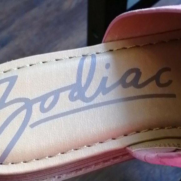 Zodiac Womens Gaida Toe Loop Thong Sandals Raspberry Leather Wedge Heel 9.5M NEW - Picture 8 of 10